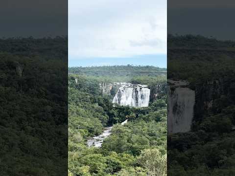 O Salto Corumbá é um grande complexo de ecoturismo em Goiás, famoso pela imponente Cachoeira.