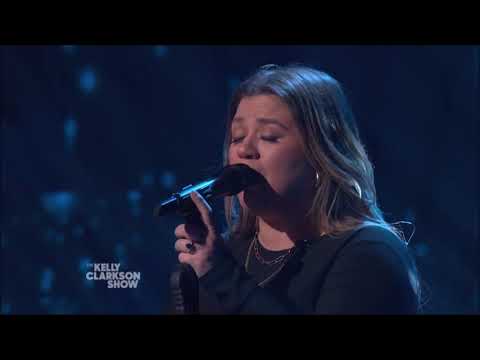 Kelly Clarkson sings Breathe Me by Sia Live HD June 2021