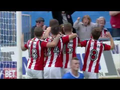Gillingham 1-2 Blades - match action