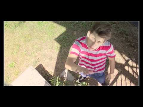 Lillo - Prendi E Te Ne Vai (Official Video 2012)