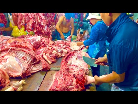 Amazing!! More Than 100 Pigs Sold Out Per Day | 4:00 am Market Scenes -Cambodia Street Food🇰🇭