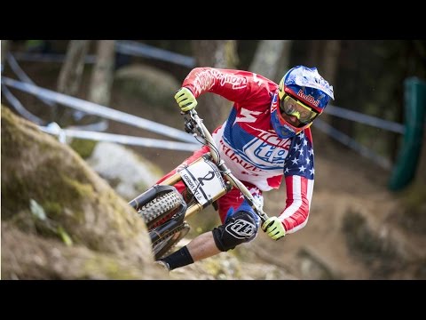 Downhill MTB Racing in France - UCI MTB World Cup 2015