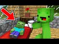 Playing Minecraft As A ZOMBIE