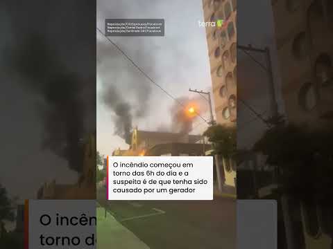 Bombeiros são atingidos por explosão em mercado no Rio Grande do Sul #shorts