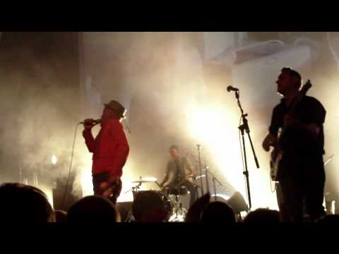 Festival Cosmic Trip 2010 -  King Salami & The Cumberland 3 - 02.AVI