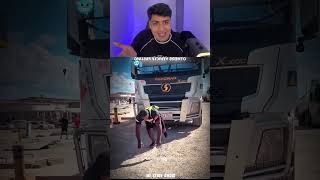 Outras pessoas tentando puxar um veículo X o último cara 😳