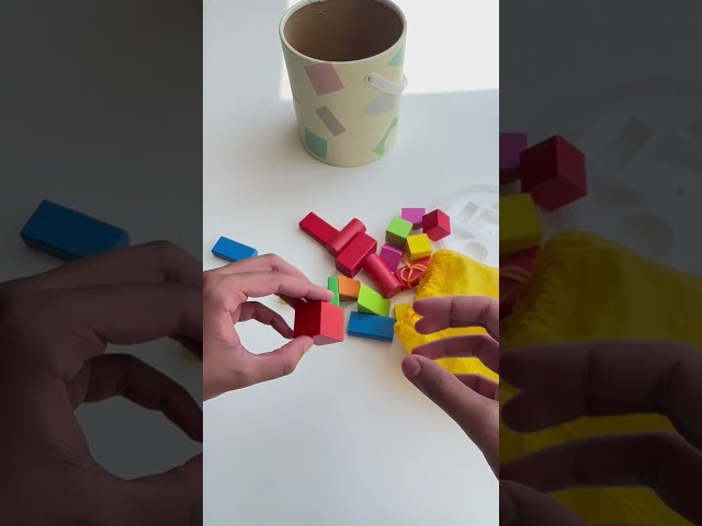 مكعبات البناء الخشبية