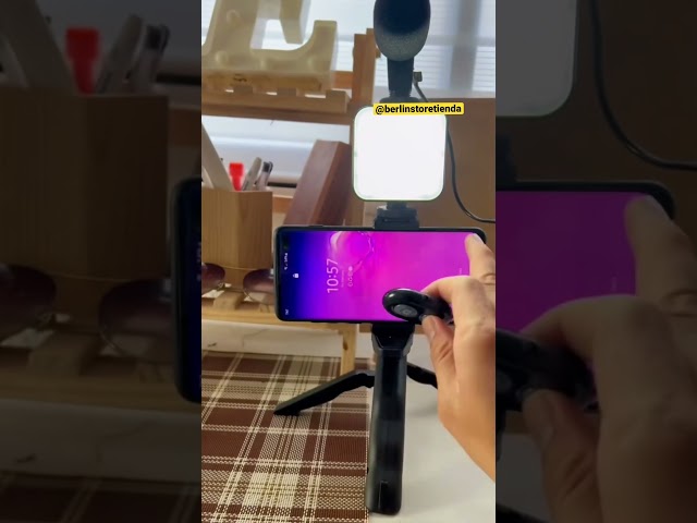 Vídeo relacionado con Trípode para Móvil con Aro de Luz LED, Mini Trípode Flexible con Soporte para Grabación y Selfies, Kit Vlogging Ajustable para Vídeos, Directos y Fotografía – Luz Regulable 360°
