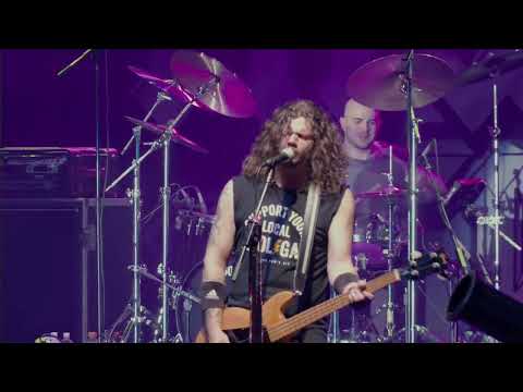 Thunderstruck: America's AC/DC - Moneytalks (Live) - Pro Shot