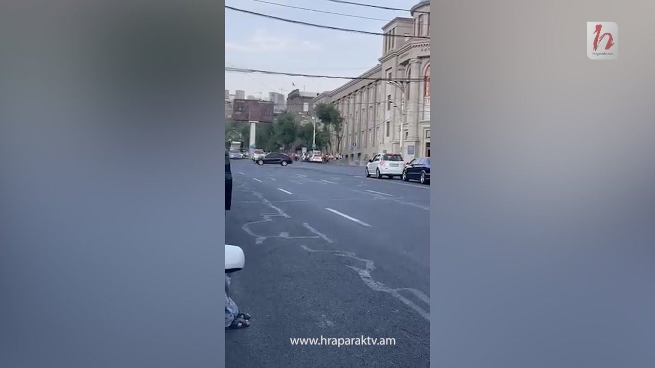 Ի նշան բողոքի՝ վարորդները ազդանշաններով «դիմավորեցին» Փաշինյանի ավտոշարասյունը