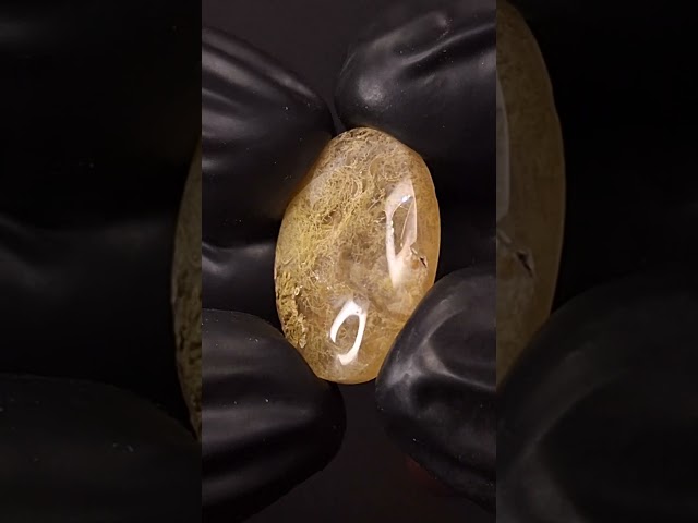 حجر عقيق بتشكيل رائع طبيعي