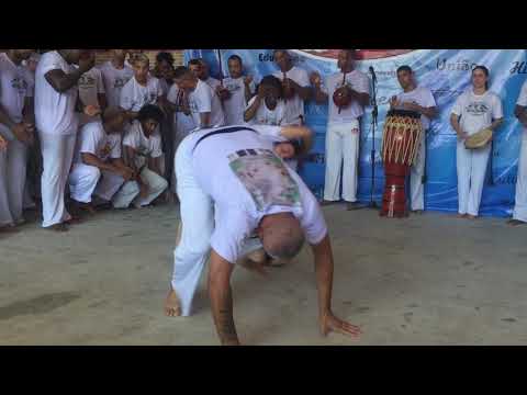 Batizado do instrutor tiziu e da graduada Africana - Abadá Capoeira Parte 8