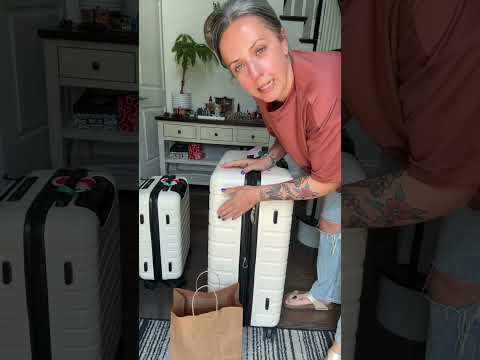 The Best Luggage Set on a Budget!