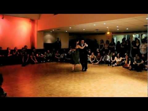  Federico Naveira  and  Inés Muzzopappa  are  dancing  to  the  tango  "  Tu Confidencia  "