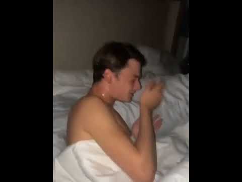 refreshing 🤪 #noahschnapp #strangerthings #strangerthings4 #netflix #strangerthingscast #shorts