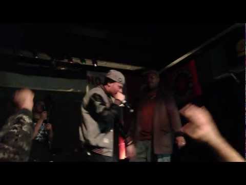 Nex Cassel feat. Nigga Dium - A chi ci vuole male live @ La Strada 13-03-2013 RAPCORE RELOADED