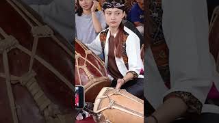 Download lagu Firda Apriani Dewa Pengendang Cantik mp3