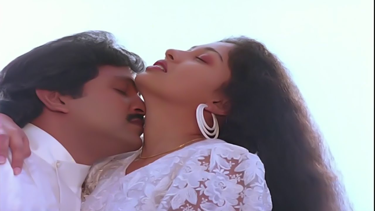 Mazhai Varuthu Song Lyrics | Raja Kaiya Vacha