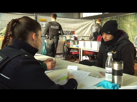 Im Niemandsland: Abgewiesen an der deutschen Grenze | SPIEGEL TV