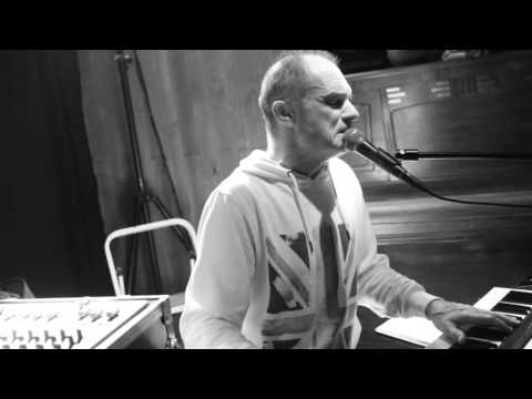 Andy Kirk - Women in Chains (Tears for Fears Cover) @ Café Brun 10-03-2017 HD