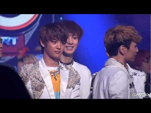 120413 Chanyeol singing Sherlock fancam [KBS Music Bank]