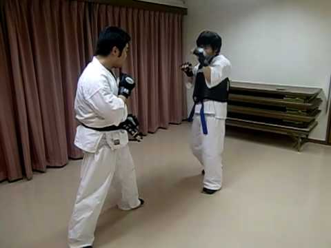 パターン練習（前蹴りディフェンス）