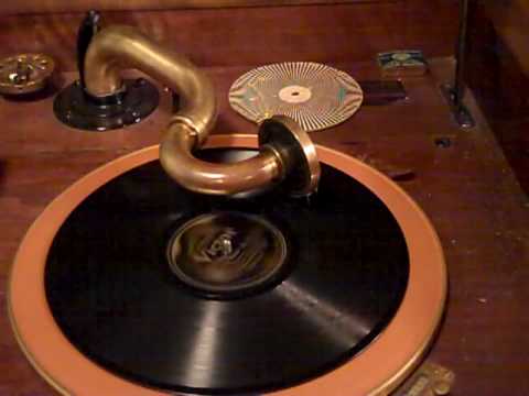 Henry Halstead Orch. - Tessie Stop Teasin' Me! - Roaring 20's.MP4