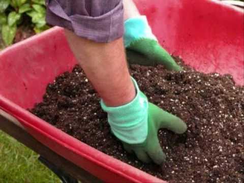 Making your own inexpensive potting mix