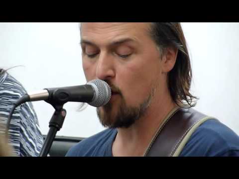 Drive Like Maria - Keeps Me Going @ Le Guess Who Le Mini Who