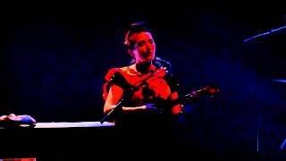 My Brightest Diamond &quot;She Does Not Brave The War&quot; @ Café de la Danse (Paris)