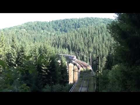 Tren de marfa GFR cu 14 vagoane trece peste viaductul Larion - 22.07.2016