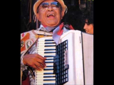 Ela só quer, só pensa em namorar   Luiz Gonzaga  Julia