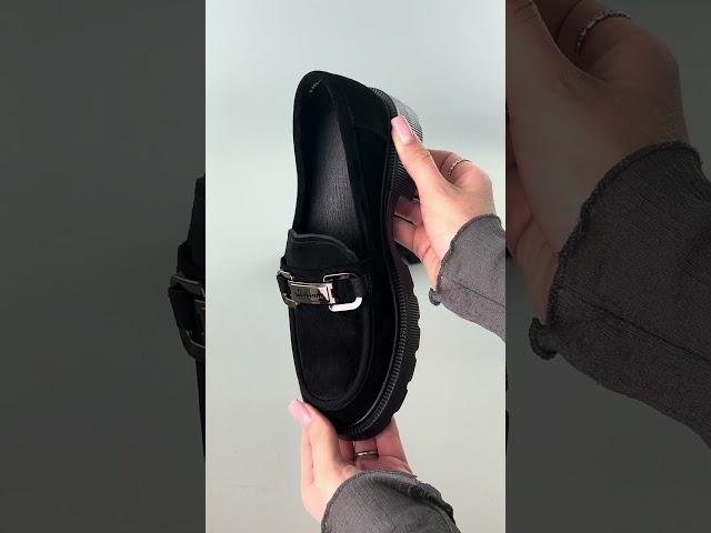 Чоботи жіночі шкіряні байка хутро 592641 Чорний Лофери жіночі на тракторній підошві замшеві 591620 Чорні