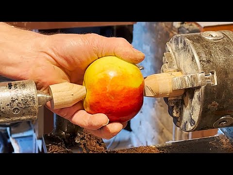 🍎Ringist väljas - õun! Kuidas meister õuna koorib! Lifehack!