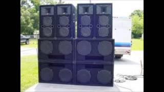 In- Crowd- Back-A- Yard