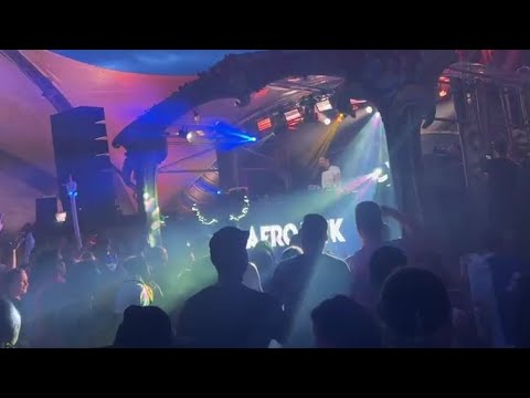 Afrojack playing Live Your Life / Say Goodbye (Instrumental Version) [Tomorrowland 2022/07/31]