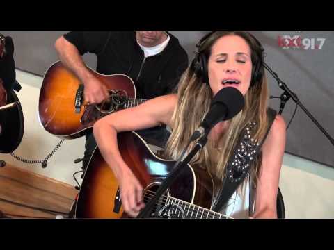 Court Yard Hounds - "Amelita" - KXT Live Sessions