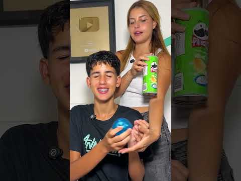 TROCA O QUE ESTÁ NA SUA MÃO PELO O QUE ESTÁ NA MINHA ?? #shorts