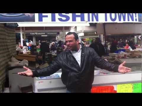 Londra, Vende il pesce cantando