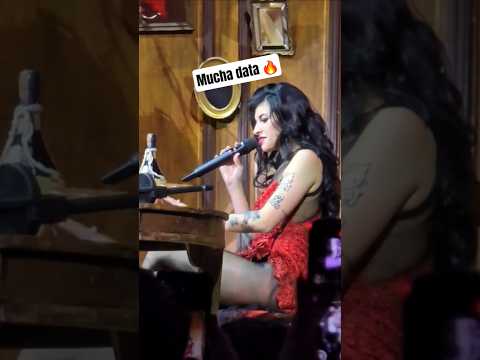 Cazzu singing Mucha Data live 🔥 Latinaje #cazzu