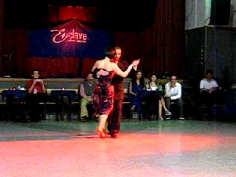  Cristina Sosa  and  Daniel Nacucchio  are  dancing  to  the  milonga  "  Zorzal  "