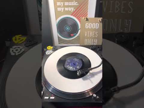 The Fortunes- Here It Comes Again ( Vinyl 45 ) From 1965 .