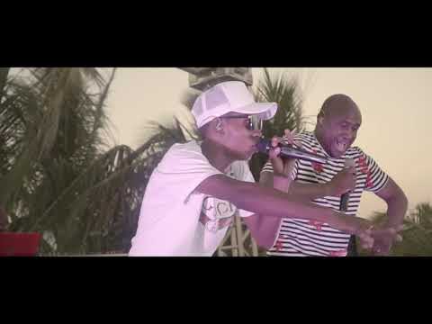 Mc Juniinho e Irmão Lázaro - Balança mas não cai