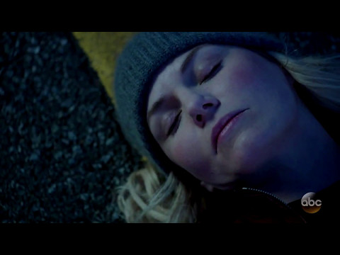 OUAT 6x22 "The Final Battle": Henry Wakes Emma Up