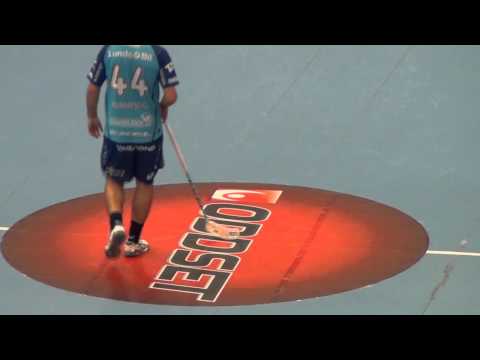 Mika Kohonen and Peter Runnestig - floorball/innebandy penalty shootout (zorro)