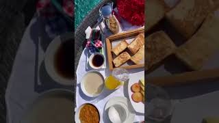 Floating Breakfast in the Maldives 🥂
