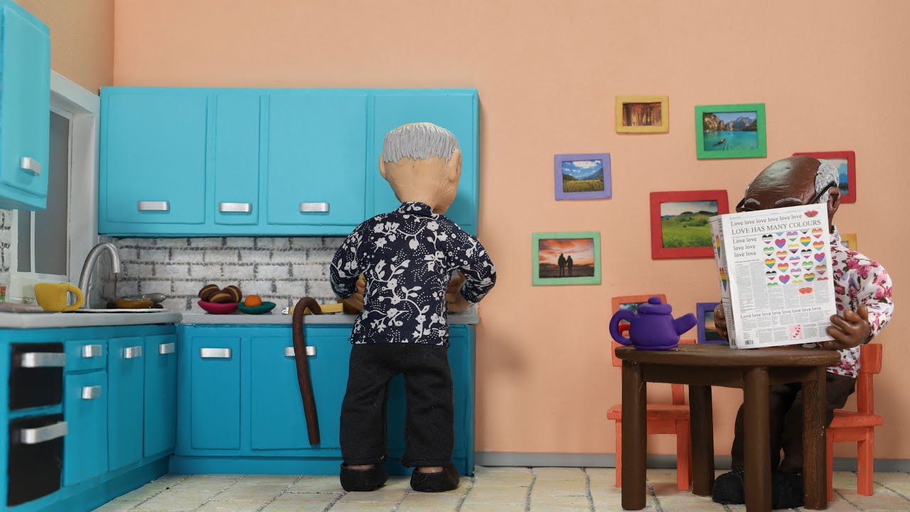 Miniature de la vidéo How to make a miniature kitchen set from scratch for stop motion animation du film Love Has Many Colours
