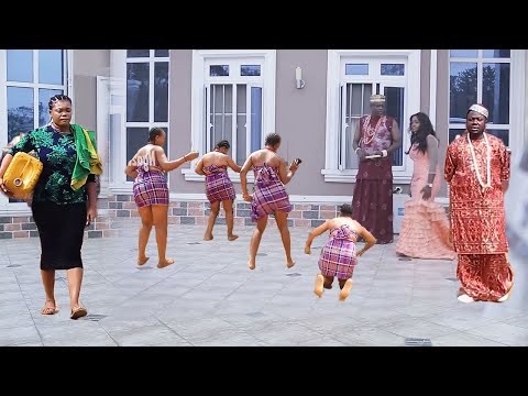 On the ROYAL WEDDIND Day To Select A Bride, she walked in late from the stream & D Prince Chose Her