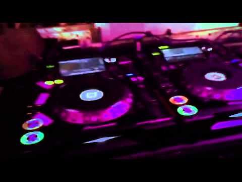 EC Twins and Punk Party -  Never Leave