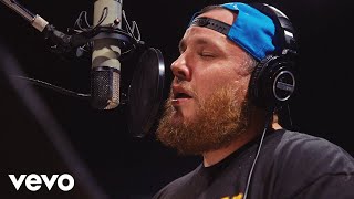 Luke Combs - Giving Her Away